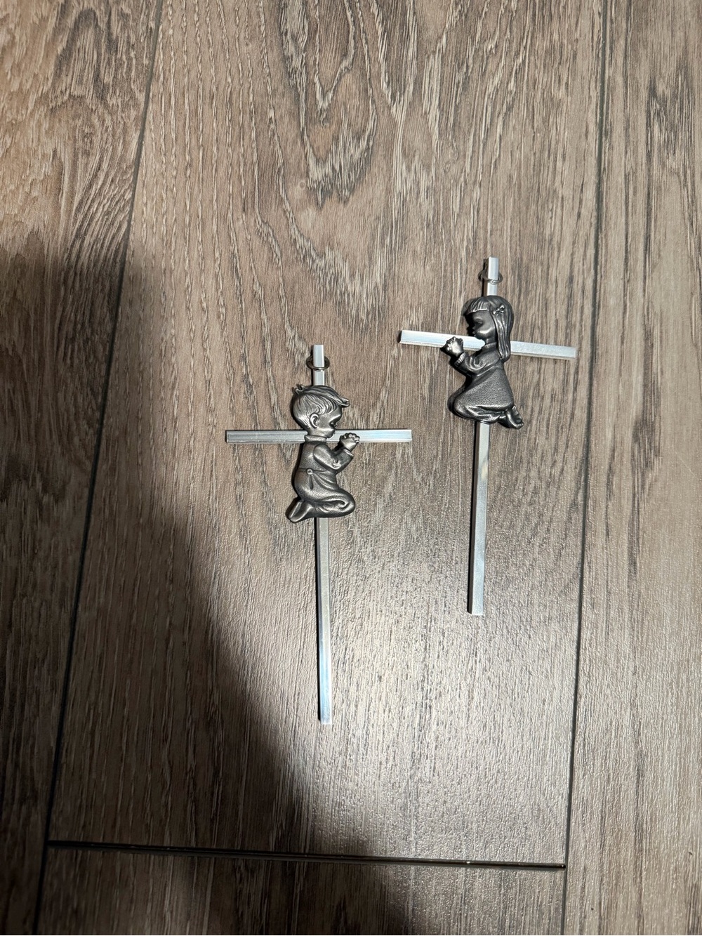 Pair of prayer crosses